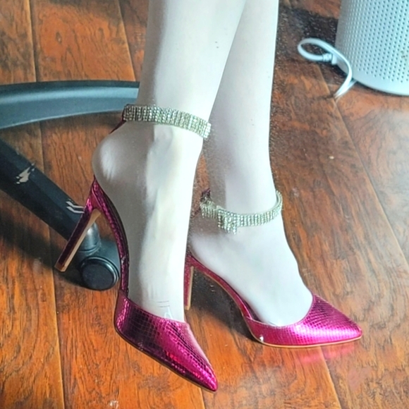 NIB Rhinestone Snakeskin Pointed Toe Heels NY&CO - Picture 6 of 15